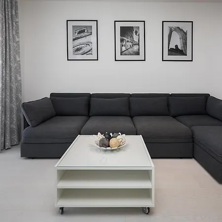 S Luxury Apartment